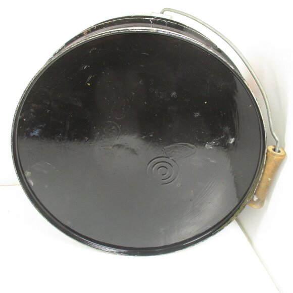 NUGOLD 2 Gallon Oil Can Canadian Tire Corporation Limited Gas Oil Tin - Picture 8 of 9